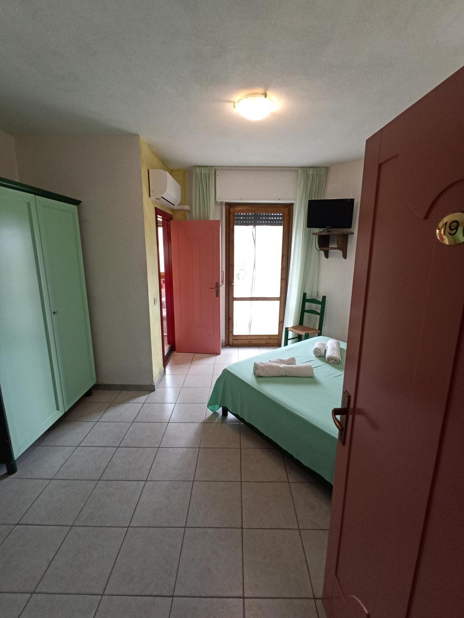 S'Ustiarvu- Nuova Gestione Hotel Cala Liberotto Exterior foto